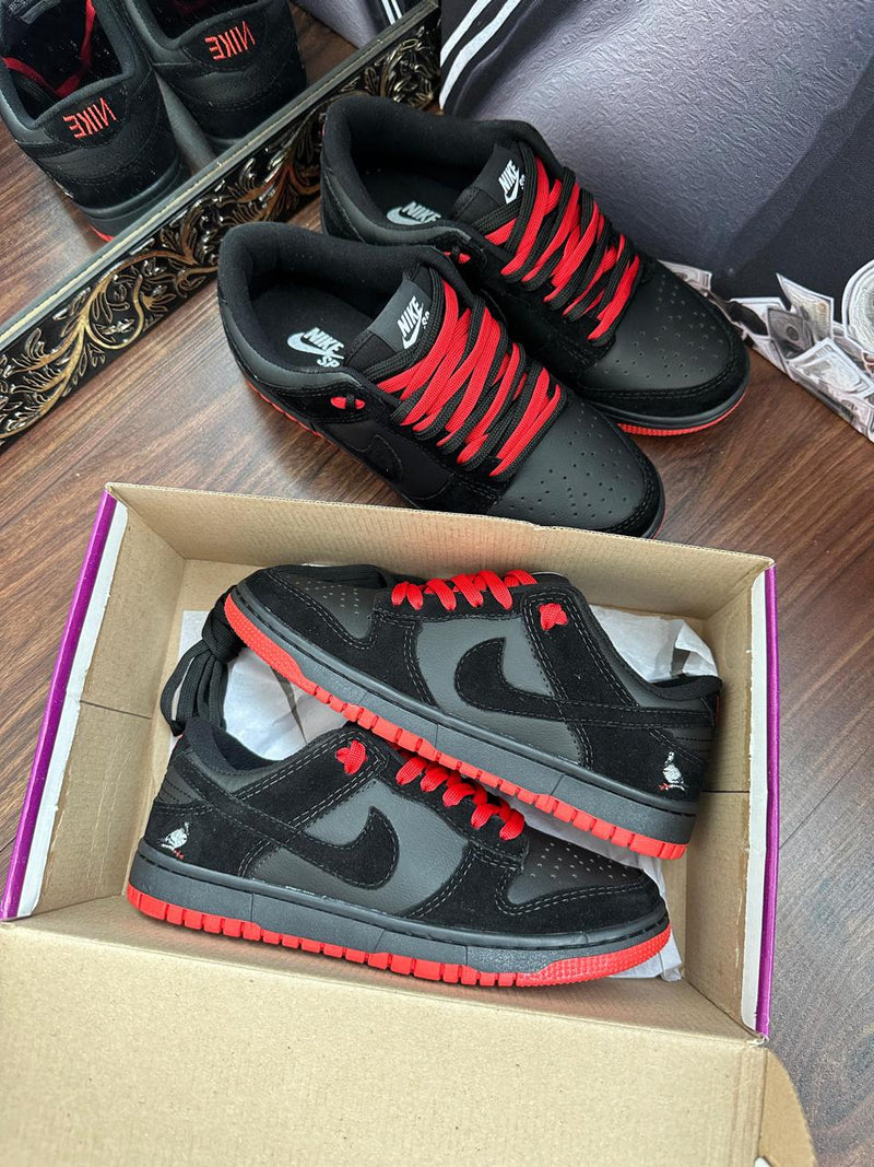 Tênis Nike DUNK Low Black Pigeon