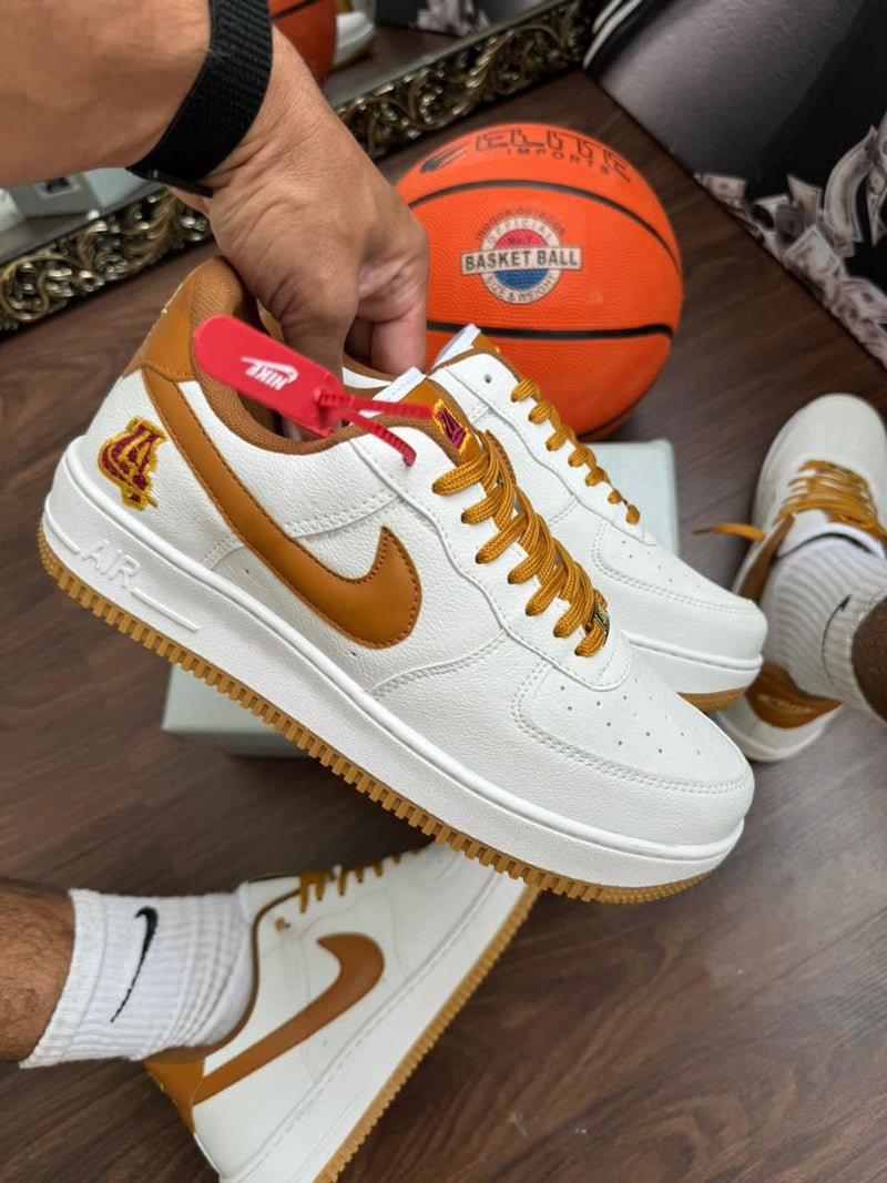 Tênis AIR force 1- LAKERS