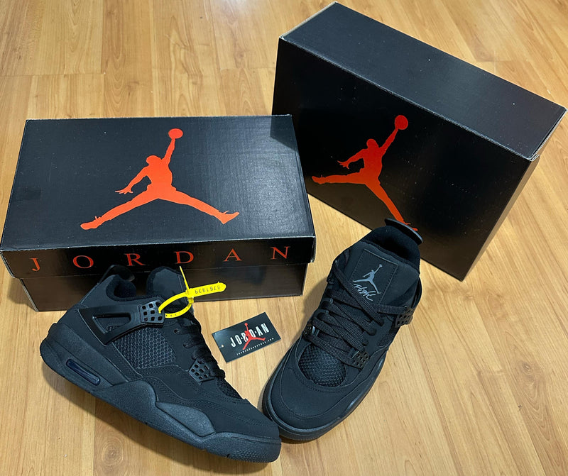 TÊNIS NIKE JORDAN 4 RETRÔ
