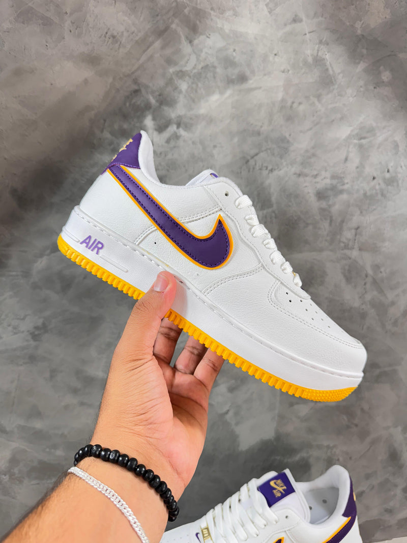 TÊNIS AIR FORCE 1 LAKERS UVA -