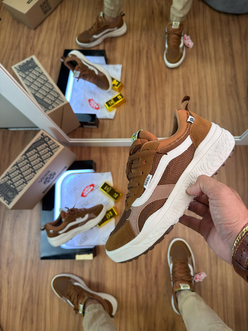 TÊNIS VANS ULTRARANGE NEO VR3 MARROM